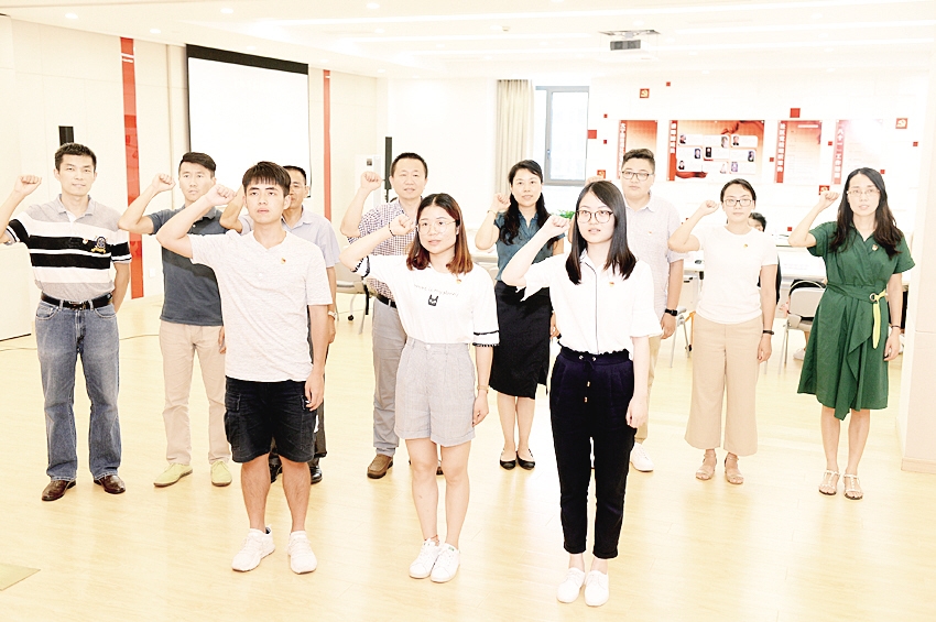 少数民族大学生走进社区“第二课堂”