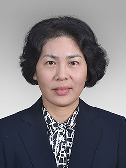 鲍英菁同志简历